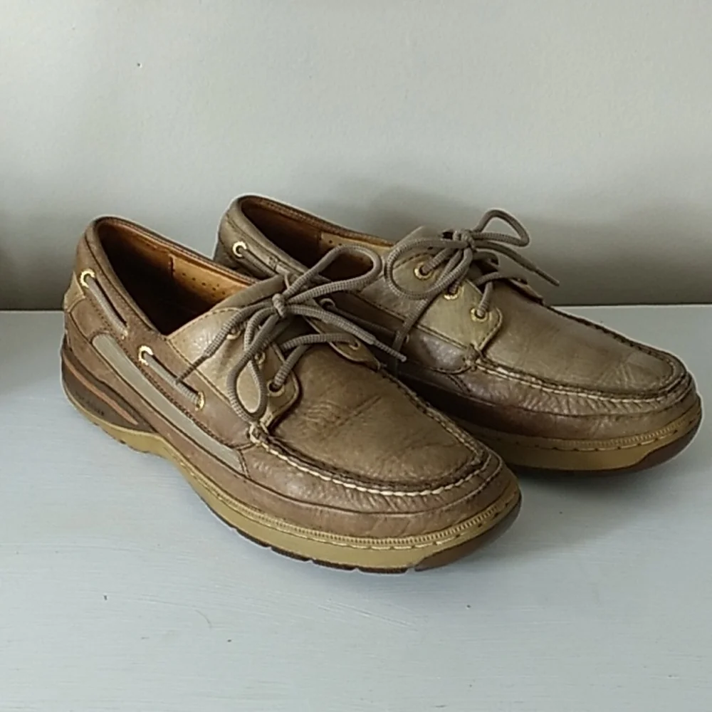 Mens Sperry lace up boat deck shoes 10M